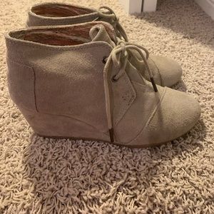 Toms Wedge Booties 6.5